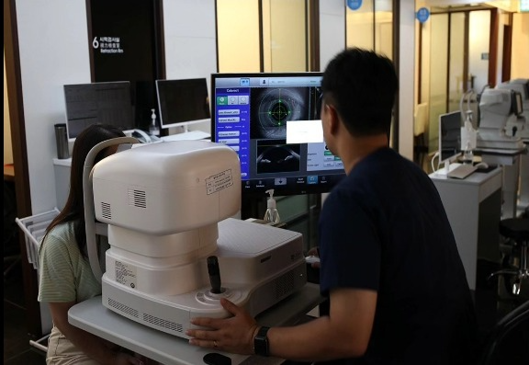 Slider image (2) Seoul BalGeunSeSang Eye Clinic